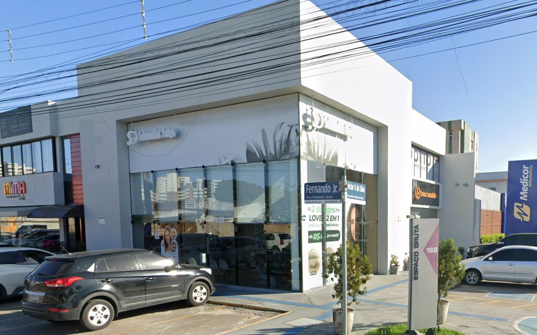 Fachada do Espaço Gruta, prédio onde fica a Sobrancelhas Design Gruta